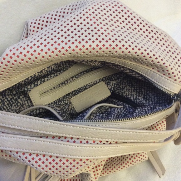 Steve Madden large vegan leather shoulder bag - Picture 7 of 12